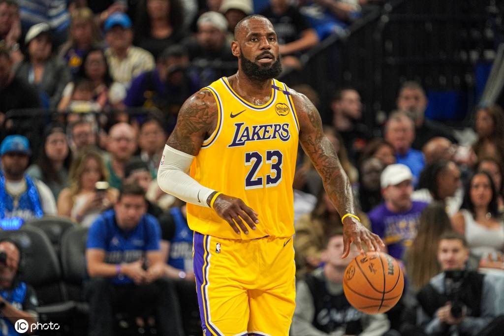 詹姆斯若离队下家赔率：骑士第1 独行侠第2勇士第3