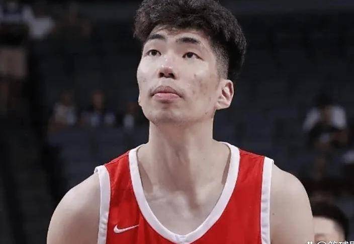 余嘉豪首秀获7分8篮板，直播：西甲西乙差距不大强度足